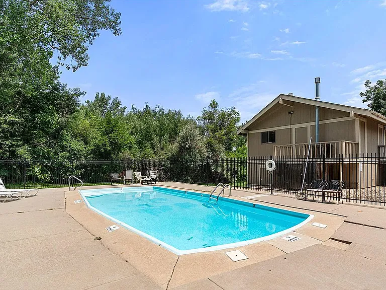 3851 Paseo Del Prado St #1 — Photo 25