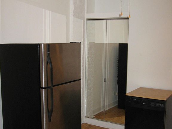 5th image of 3617 N Paulina St APT 1