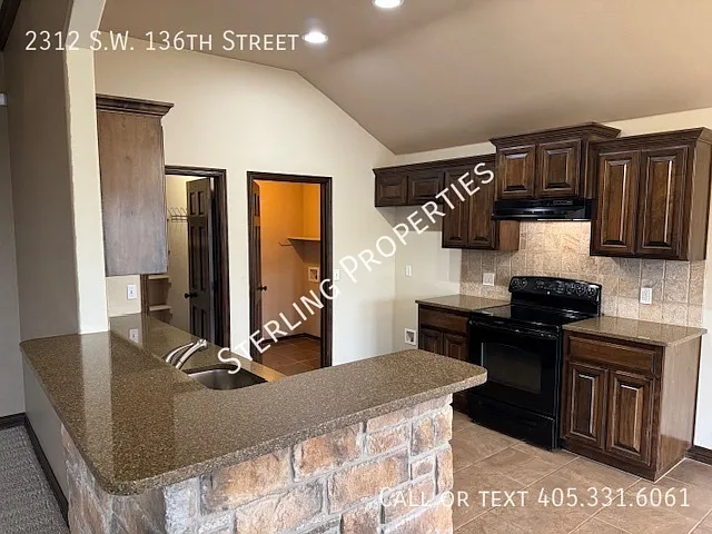 2312 SW 136th St — Photo 9