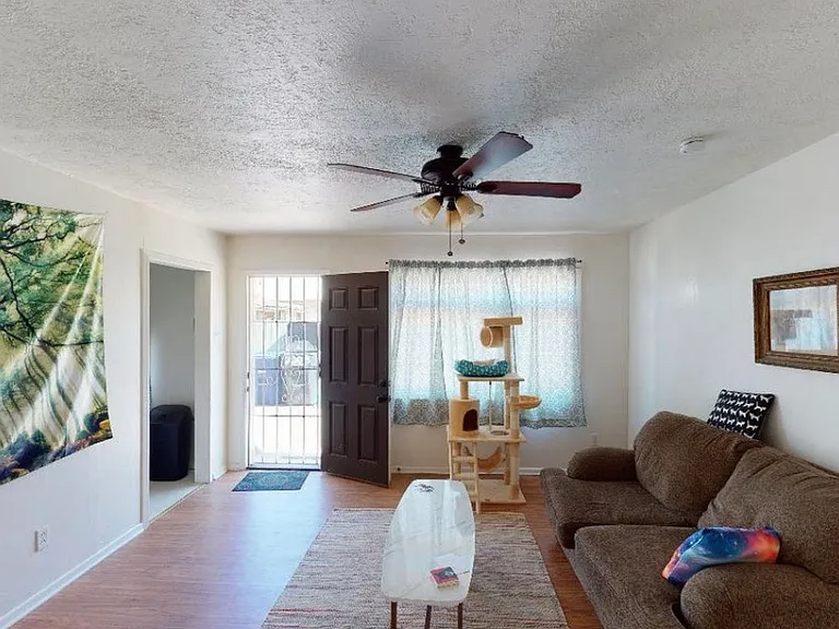 220 Princeton Dr SE #B — Photo 2