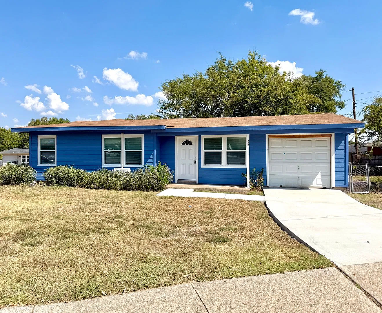 807 Raleigh Cir, Arlington, TX, 76010 — Photo 1