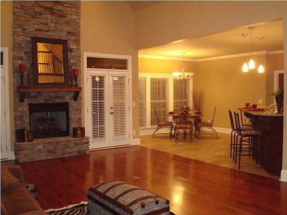 Living to Breakfast Room