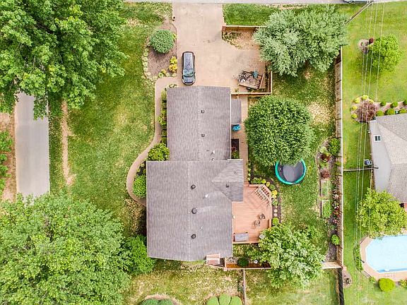 5th image of 809 Mooreland Dr
