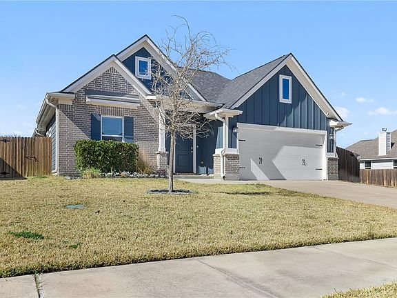 3rd image of 1913 Cambria Dr