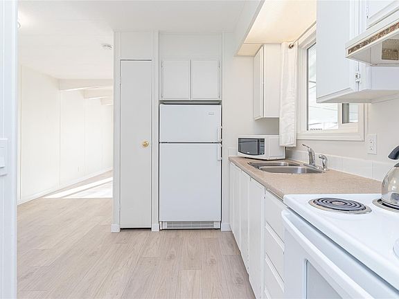 5th image of 2885 Boys Rd #916