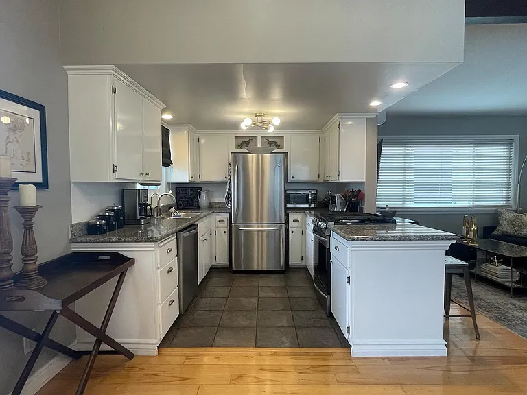 1641 Spreckels Ln — Photo 3