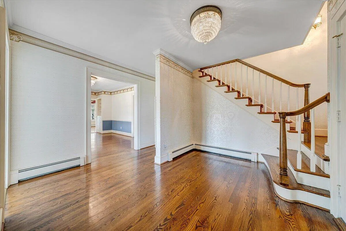 4 bed, 2.5 bath, 3913 sqft, $3,500 — Photo 4