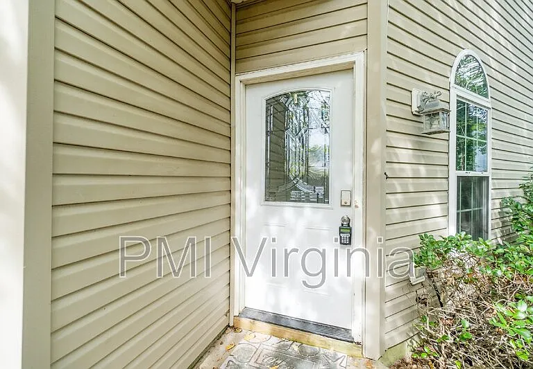 4620 Lee Ave — Photo 5