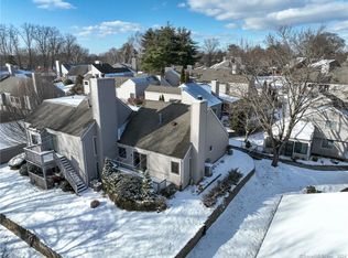 112 Hollister Way S #112, Glastonbury, CT 06033