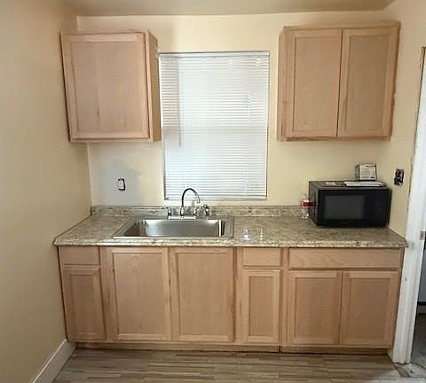 3rd image of 21554 W Davison St