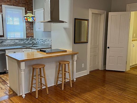 4th image of 109 W Ormsby Ave #3