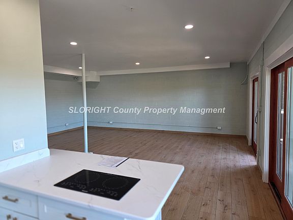 3rd image of 1010 Rimrock Ln