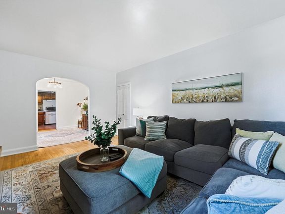 4th image of 5521 Waterloo Rd