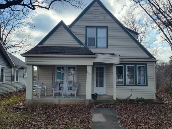 1221 W Gilbert St, Muncie, IN 47303