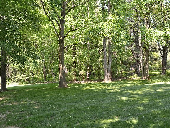 5th image of 7101 Sonnett Ct