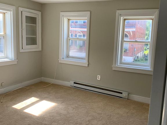 4th image of 4811 Gravel Pike #B