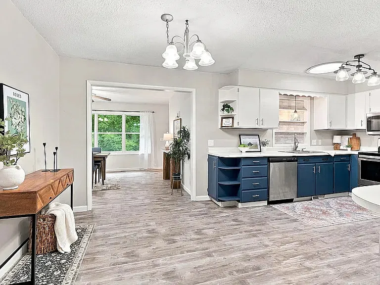 5 bed, 2566 sqft, $3,500 — Photo 4