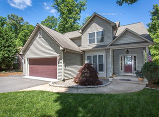 3715 Lakeview Pkwy, Locust Grove, VA 22508