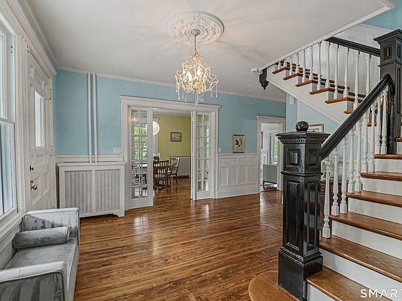 3rd image of 398 Wilton Road West