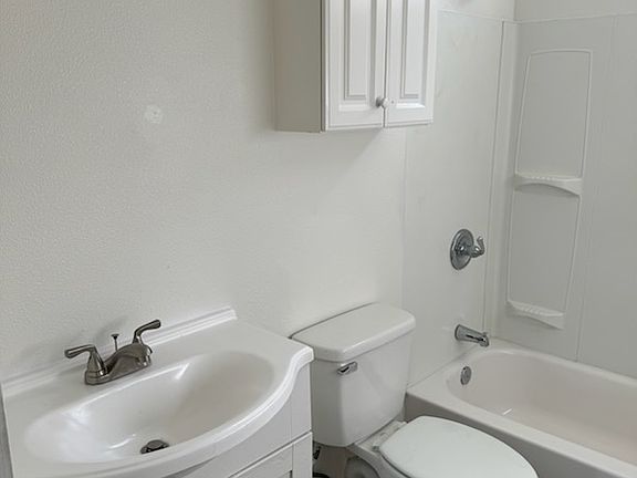 3rd image of 1319 W Vogel Ave APT 3