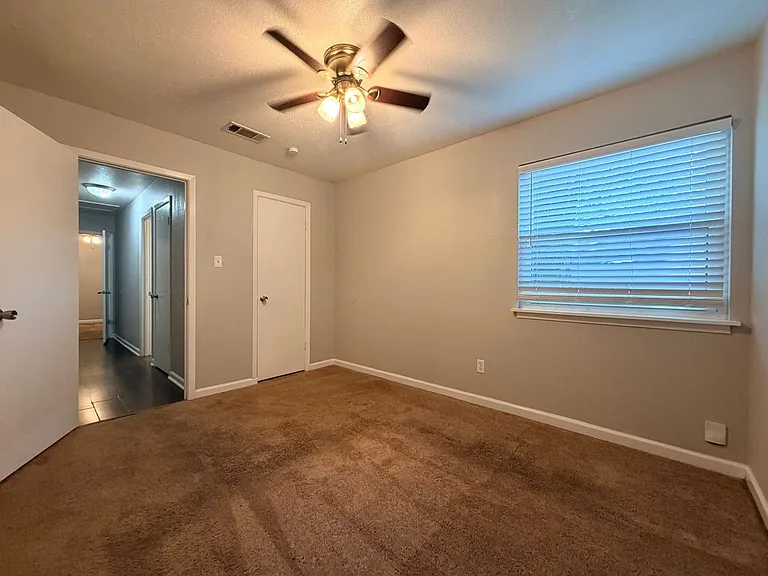 5719 B Street — Photo 9