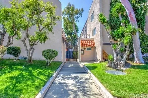 719 N Eucalyptus Ave #17A — Photo 1