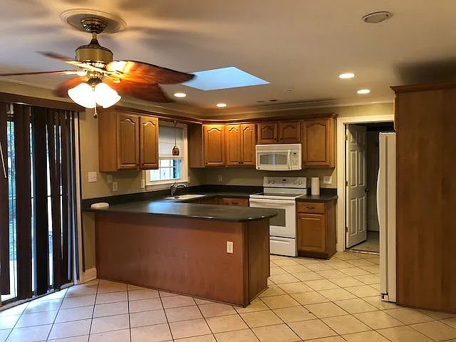 37 Port Royal Dr — Photo 7