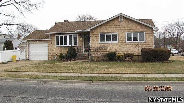1st image of 154 N Summit Dr
