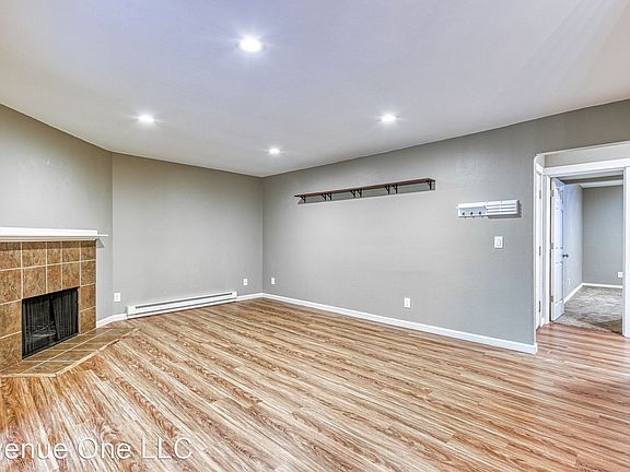 4th image of 10516 NE 32nd Pl