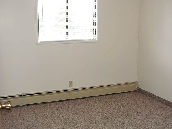 5th image of 710 Heritage Ln #405106