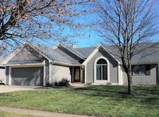 1412 Larson St, Sycamore, IL 60178