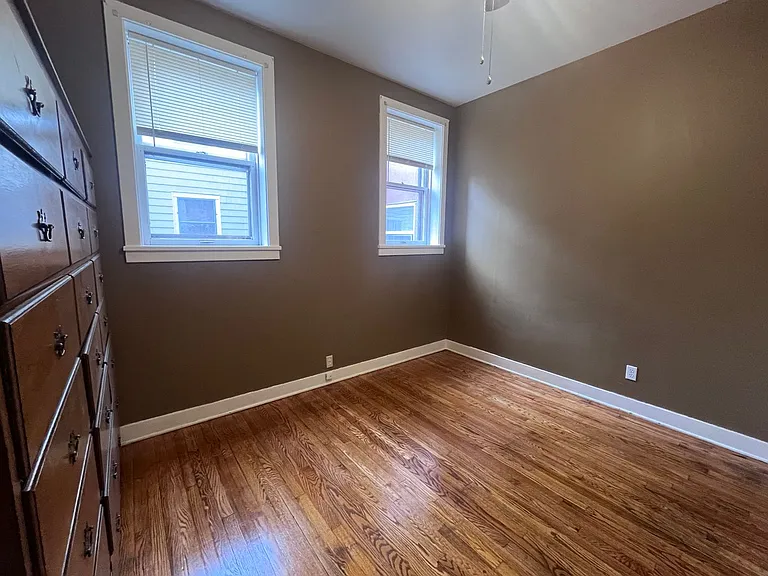 15-19 College Ave NE — Photo 11