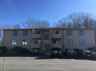 40 Kristee Cir, West Warwick, RI 02893