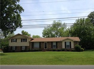 100 Paradise Dr, Hendersonville, TN 37075