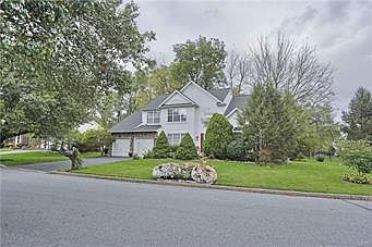 3rd image of 840 Clearview Ln