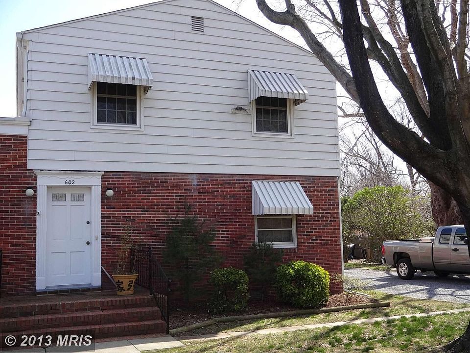 2nd image of 400 Dutchmans Ln