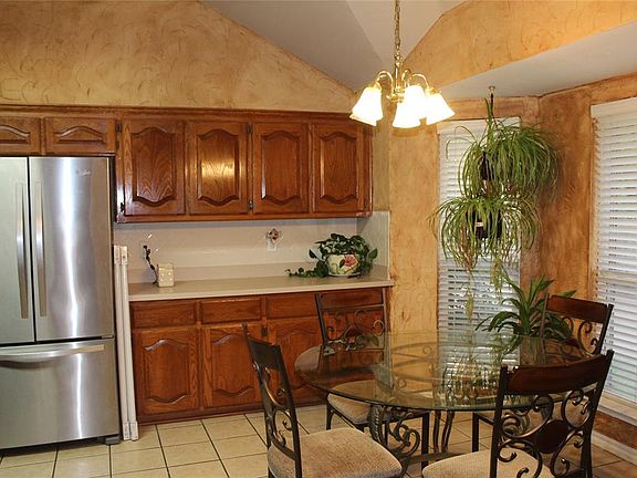 4th image of 505 Ambrose Dr