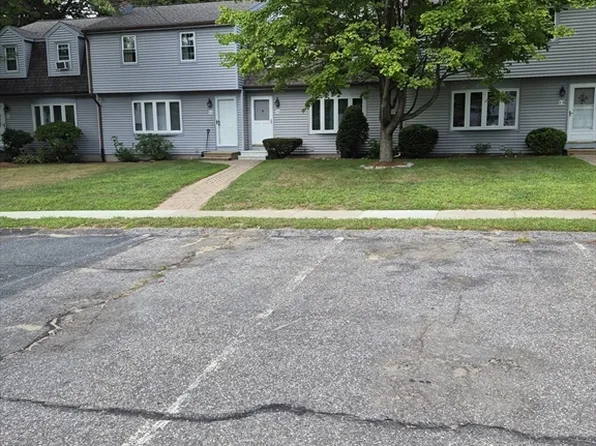 14 Tiffany Cir #14-D, Millbury, MA 01527
