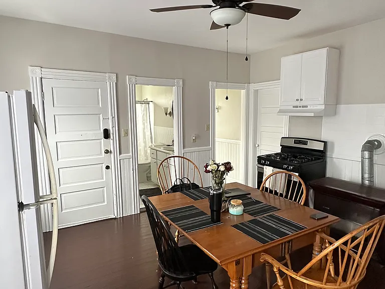 29 Prospect St #2 — Photo 3