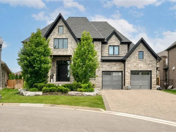 908 Fall Harvest Ct, Kitchener, ON N2P 0G6