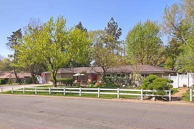 2nd image of 4901 Arboleda Dr