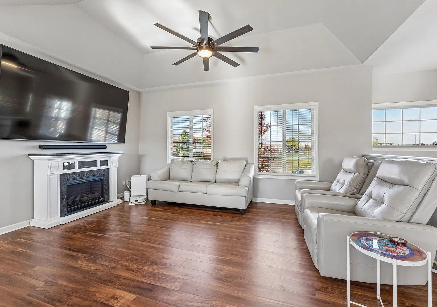 Spacious 3-Bedroom Home in Desirable Papillion Neighborhood! — Photo 4