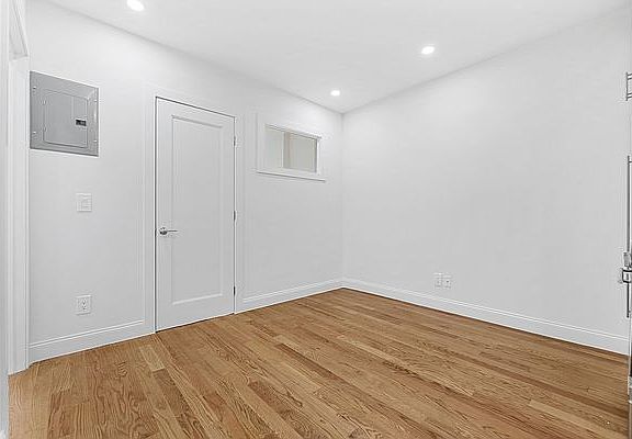 4th image of 208 E 31st St APT 4F