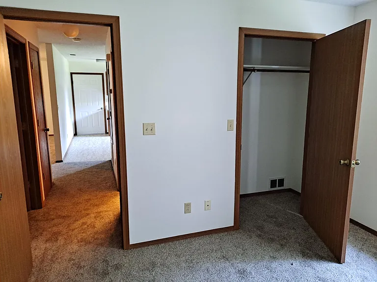 313 McKennon Ct — Photo 9