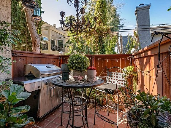 5th image of 11645 Acama St Unit 5