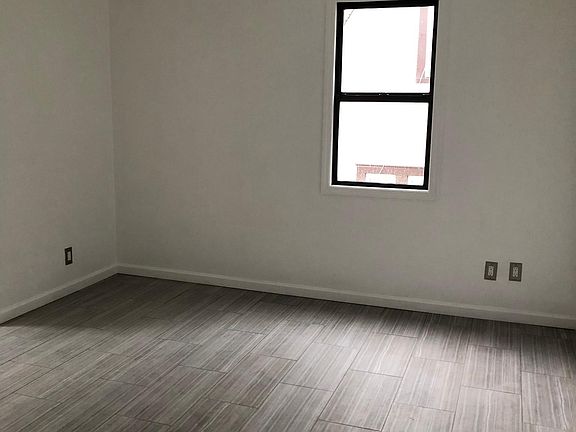 4th image of 64 Sherwood Ave
