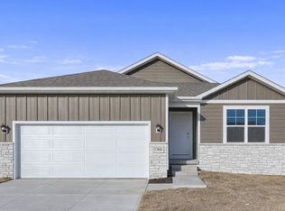 7102 S 204th Ave, Gretna, NE 68028