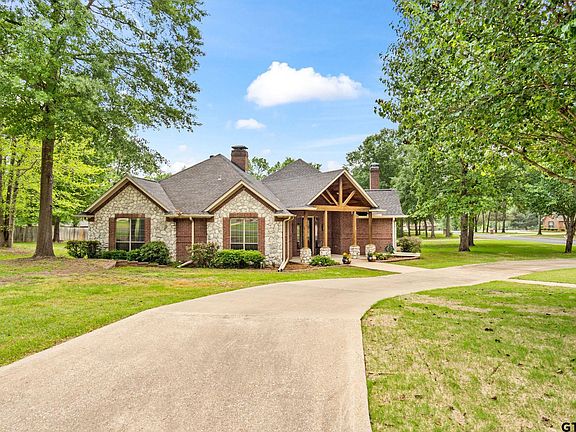 3rd image of 11845 Smallwood Dr