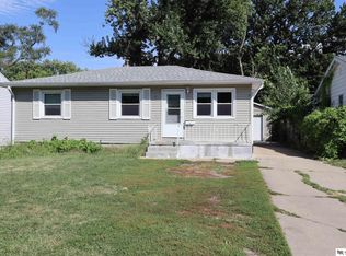 4155 N 61st St, Omaha, NE 68104