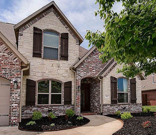 3rd image of 14 NE Dawn Hills Dr